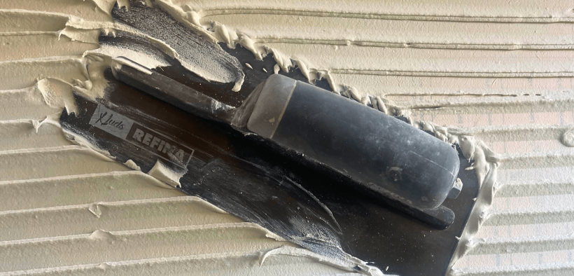 notched trowel from refina